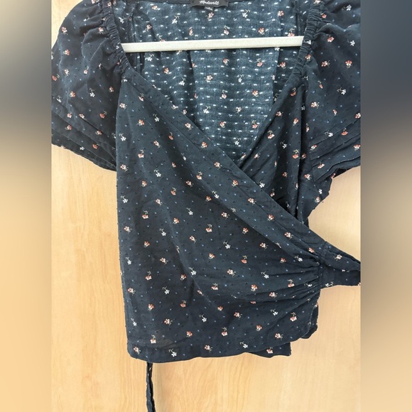 Madewell Floral Wrap Top With Flutter Sleeves. - Picture 13 of 14